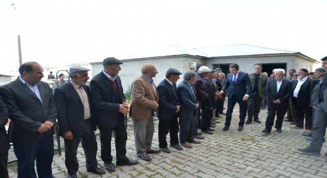  Vali Memiş ten Karayazı ya taziye ziyareti